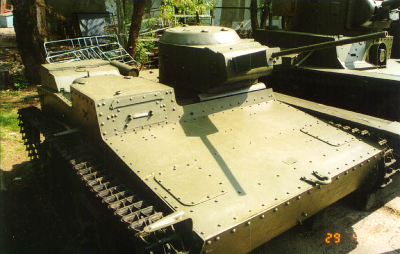Танк Т-38, вид спереди справа
