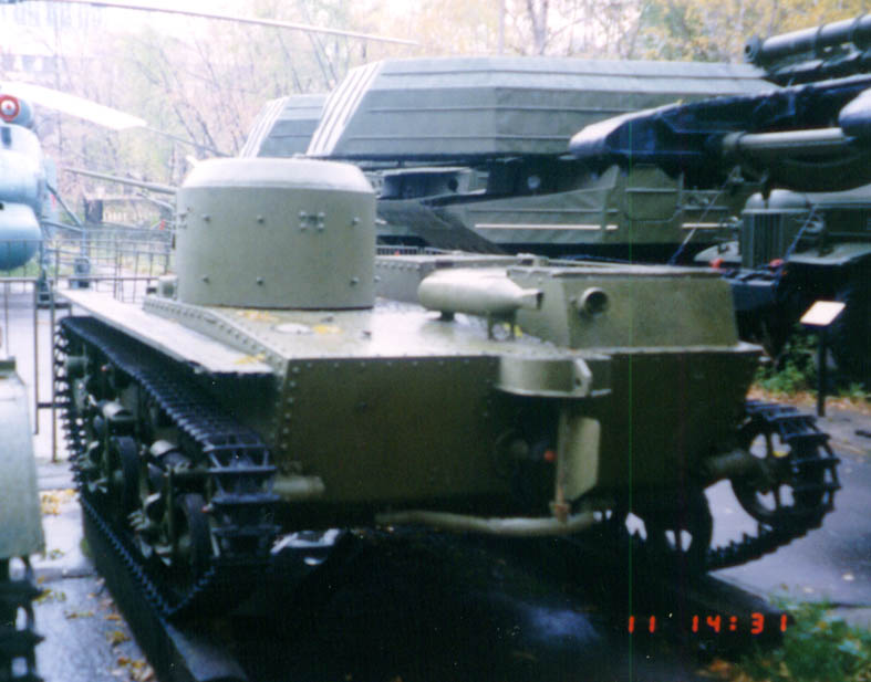 Танк Т-38, вид сзади на руль