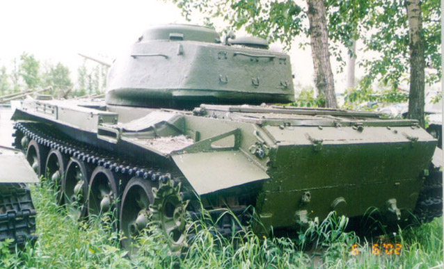 Танк Т-44, в зарослях