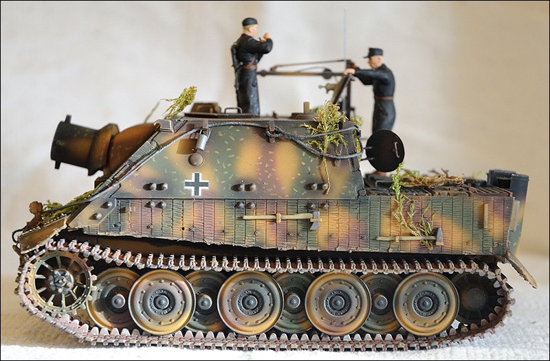 Танк Sturmtiger, вид слева