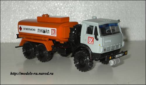 Бензовоз АТ-56151 КАМАЗ