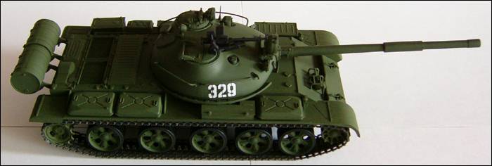 Танк Т-62, вид справа